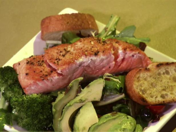Green Salad with Salmon