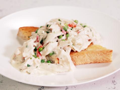 Hot Open-Faced Creamed Chicken with Tarragon