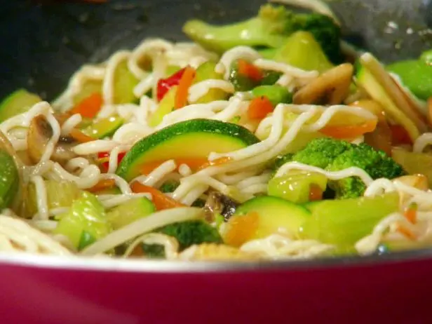 Veggie So Low Mein Recipe | Food Network Kitchen | Food Network
