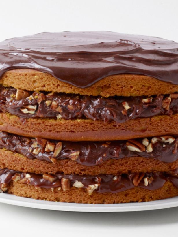 Pumpkin Spice Cake with Chocolate-Pecan Filling