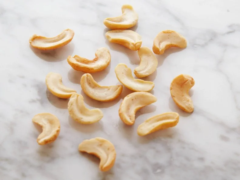 100 Cal 15 Cashews.tif