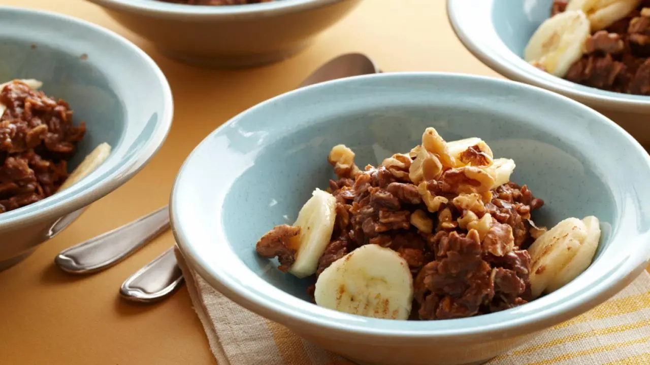 Chocolate-Banana-Nut Oatmeal