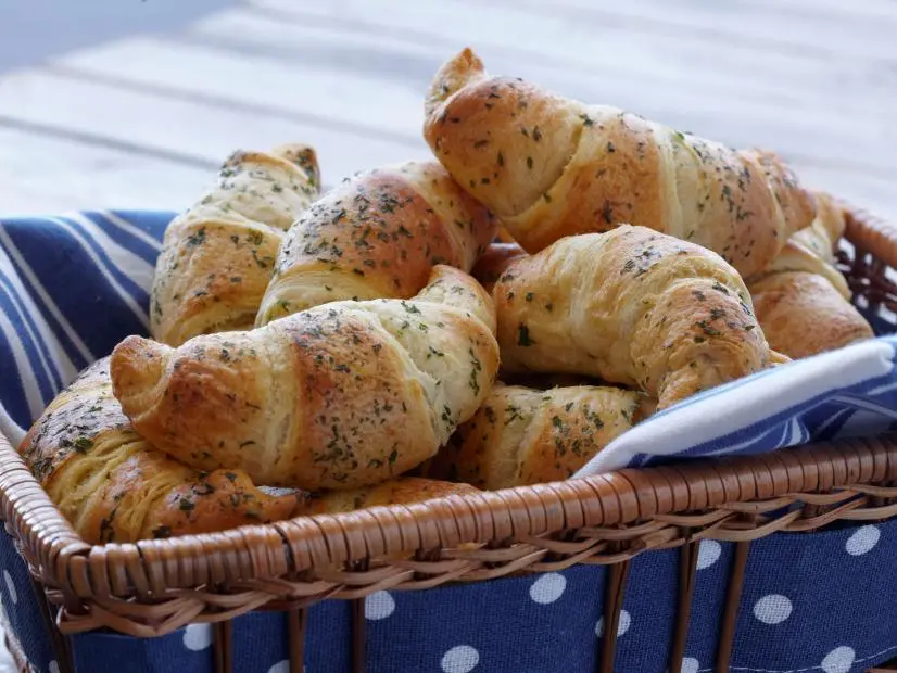 HVR JUNE 2010
Hidden Valley Ranch Crescent Rolls
PHOTO BY JOHN LEE

