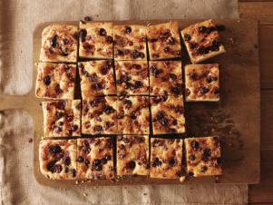 FNM_110112-Harvest-Focaccia-Recipe_s4x3
