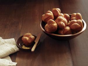 FNM_110112-Parker-House-Rolls-With-Sea-Salt-Recipe_s4x3