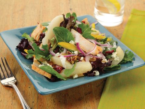 Chicken Pear Salad with Blue Cheese