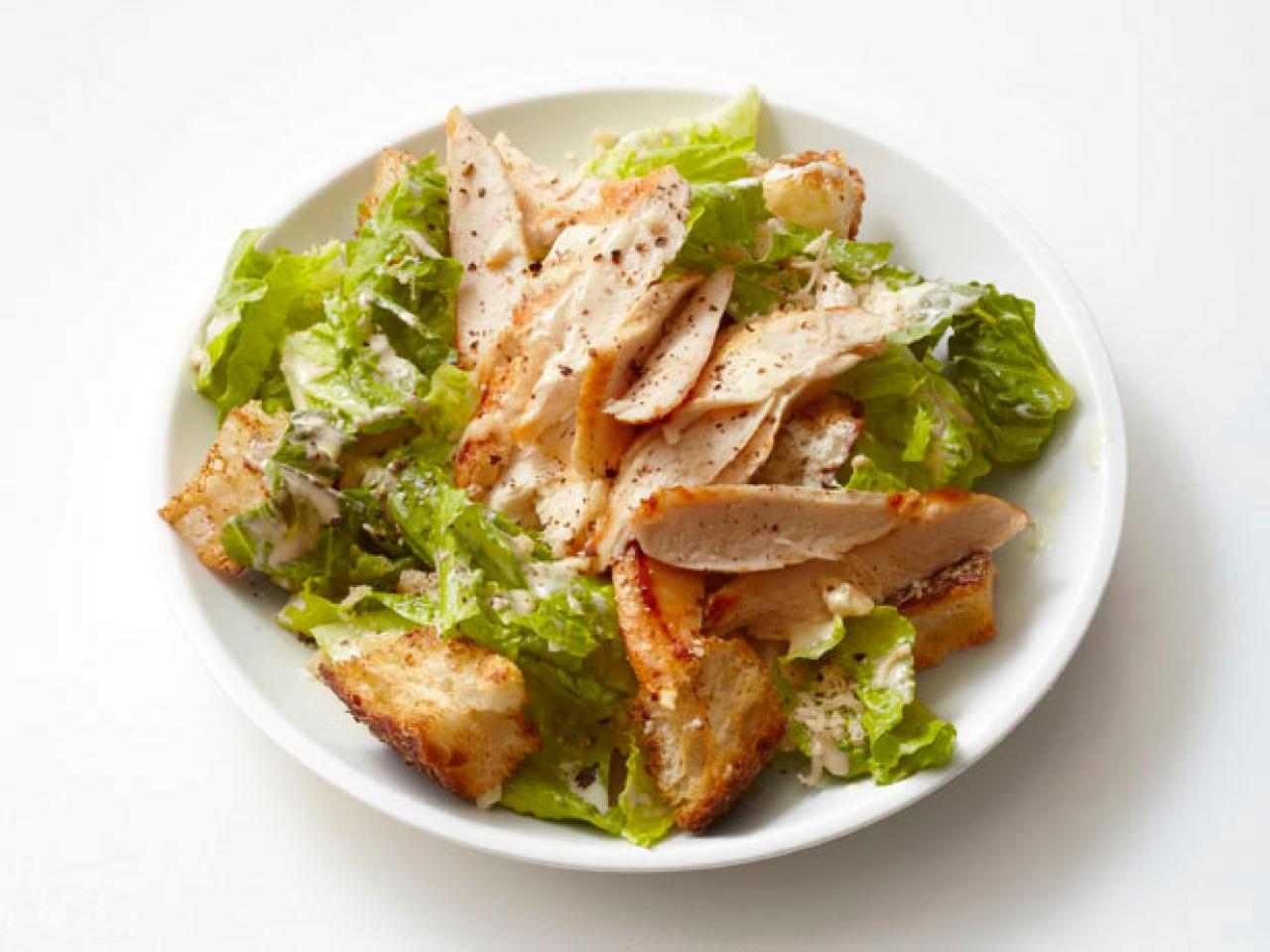 https://food.fnr.sndimg.com/content/dam/images/food/fullset/2012/11/13/6/FNM_120112-Light-Chicken-Caesar-Recipe_s4x3.jpg.rend.hgtvcom.1280.960.suffix/1382375981902.jpeg