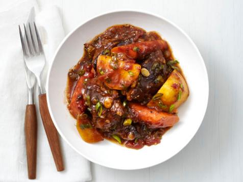 Slow-Cooker Beef Stew with Carrots and Potatoes