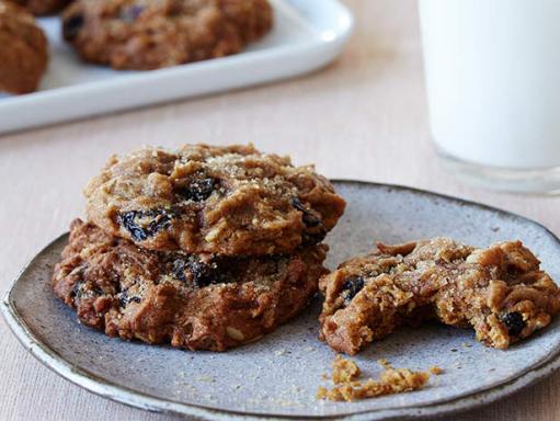 Spiced Pumpkin-Raisin Cookies Recipe | Giada De Laurentiis | Food Network