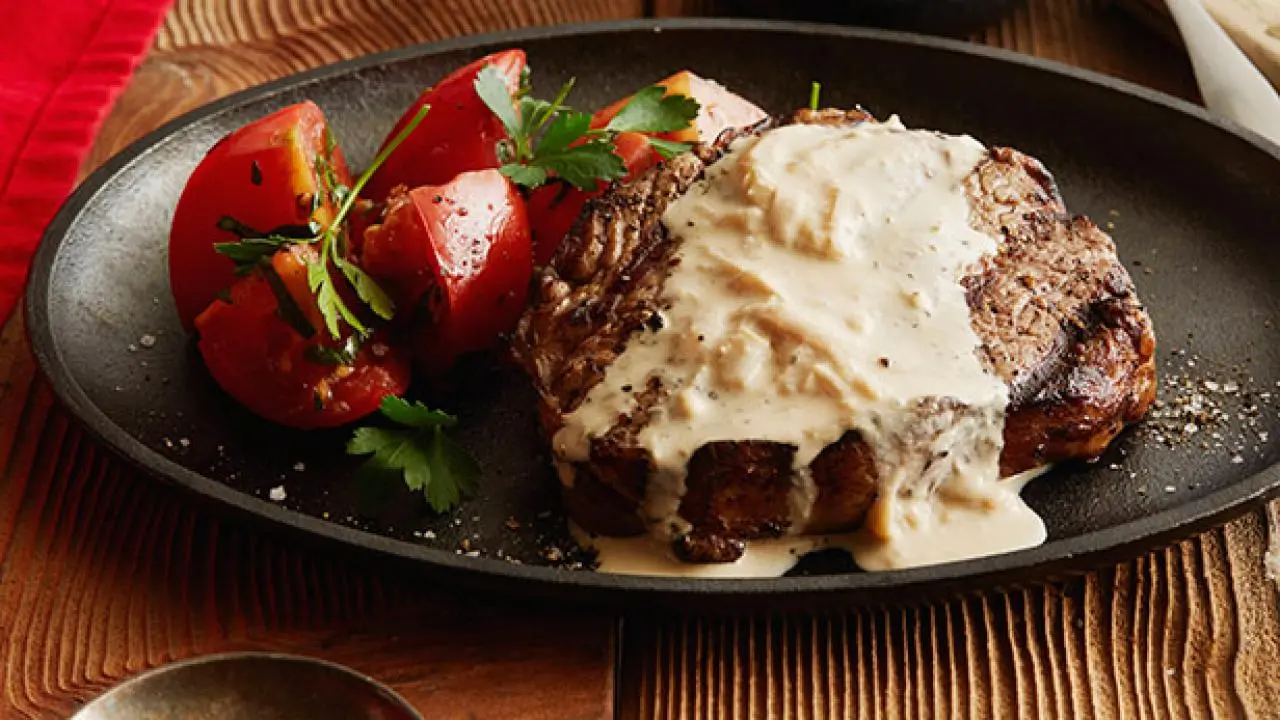 ree drummond blue cheese dressing The most perfect blue cheese dressing via The Pioneer Woman