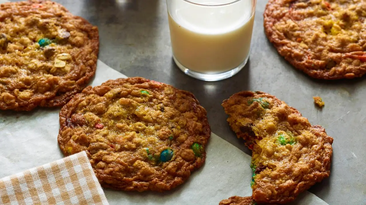 Ree's Monster-Sized Cookies