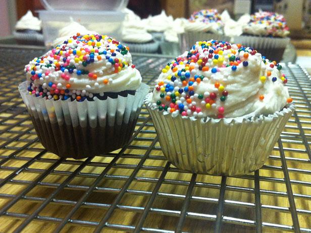 Frosted Cupcakes from Food Network's Cupcake! App