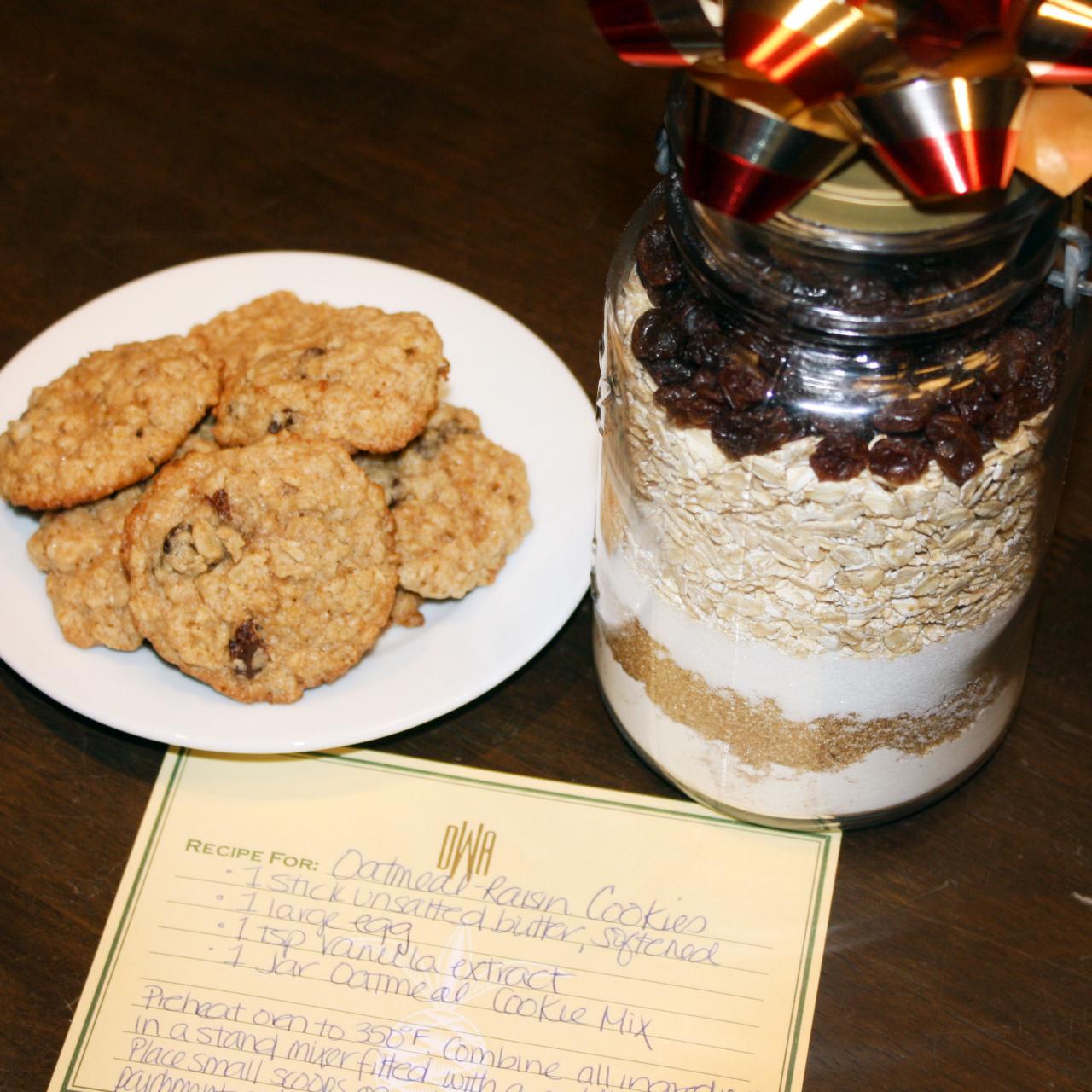 13 Cookie-in-a-Jar Recipes to Give as Gifts for Any Occasion