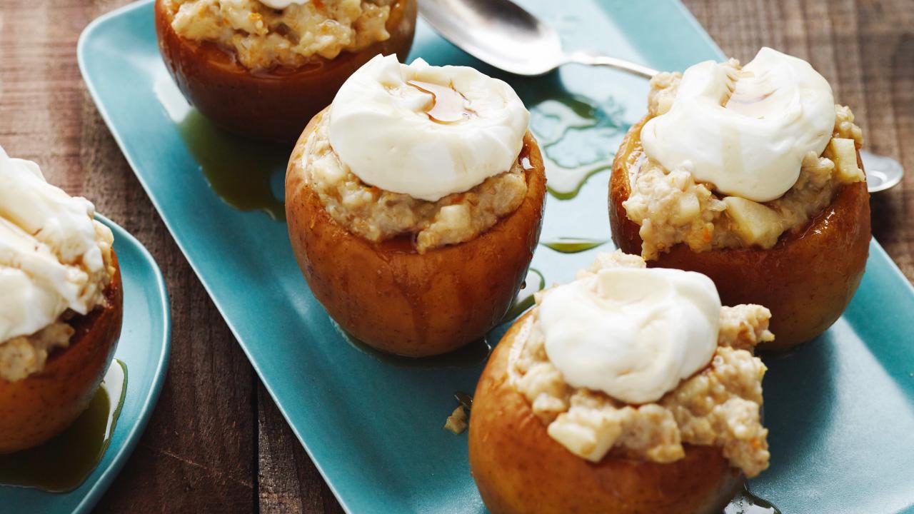 https://food.fnr.sndimg.com/content/dam/images/food/fullset/2012/12/19/0/CCBAB306_Baked-Apples-with-Oatmeal-and-Yogurt-recipe_s4x3.jpg.rend.hgtvcom.1280.720.suffix/1439155684583.jpeg