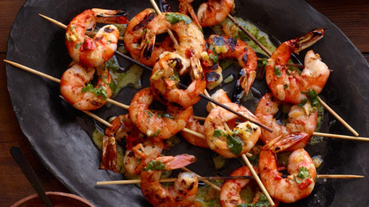 https://food.fnr.sndimg.com/content/dam/images/food/fullset/2012/12/20/0/FNM_010113-Grilled-Shrimp_s4x3.jpg.rend.hgtvcom.1280.720.suffix/1382542314401.jpeg