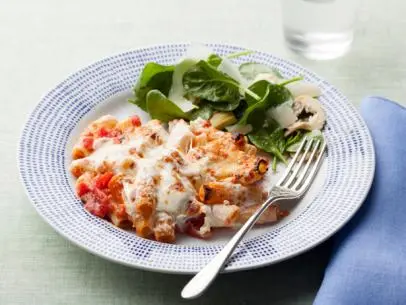 Rachael Ray's Scuderi Kids Fast-Fake Baked Ziti for Food Network