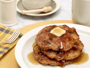 FN_Oatmeal-Cookie-Pancakes_s4x3