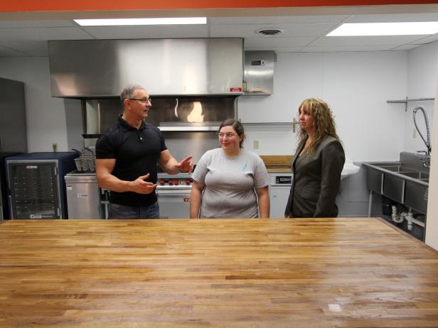 Robert Irvine on Holiday: Impossible