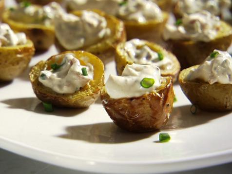 Crispy Baby Potato Bites with Sour Cream and Bacon