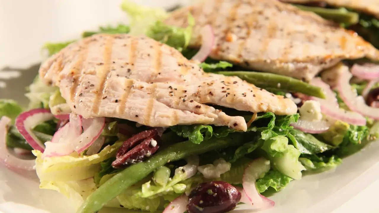 Mediterranean Salad with Grilled Chicken Recipe | Sandra Lee | Food Network