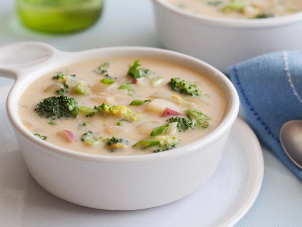 Easy Broccoli Cheese Soup - Cafe Delites