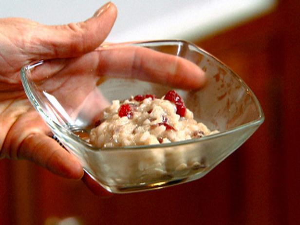 Instant Rice Pudding with Cinnamon, Cardamom and Blueberries image