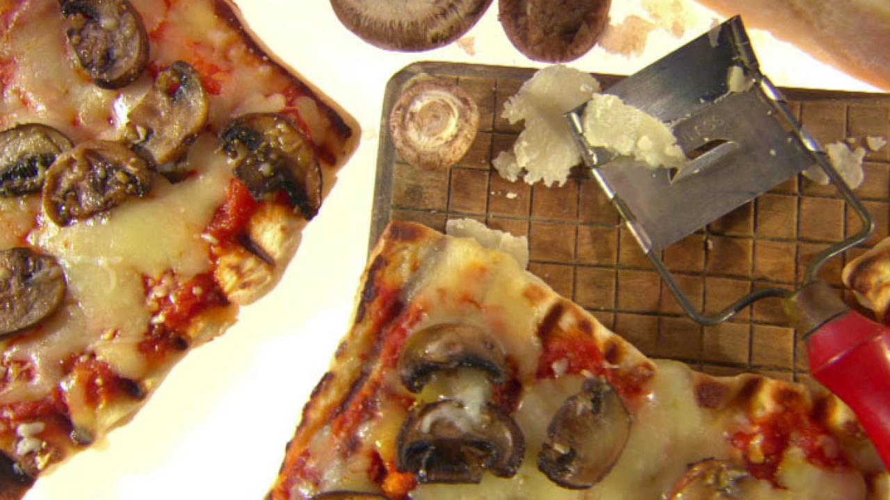 Grilled Mushroom Pizza