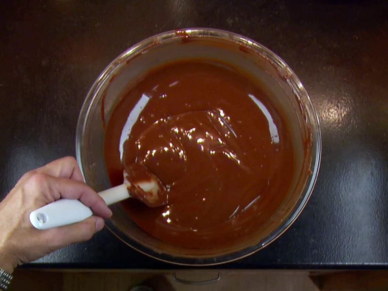 How To Temper Chocolate On The Stove Or In The Microwave