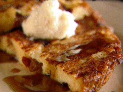 Panettone french toast with butter and syrup, prepared by Giada de Laurentiis