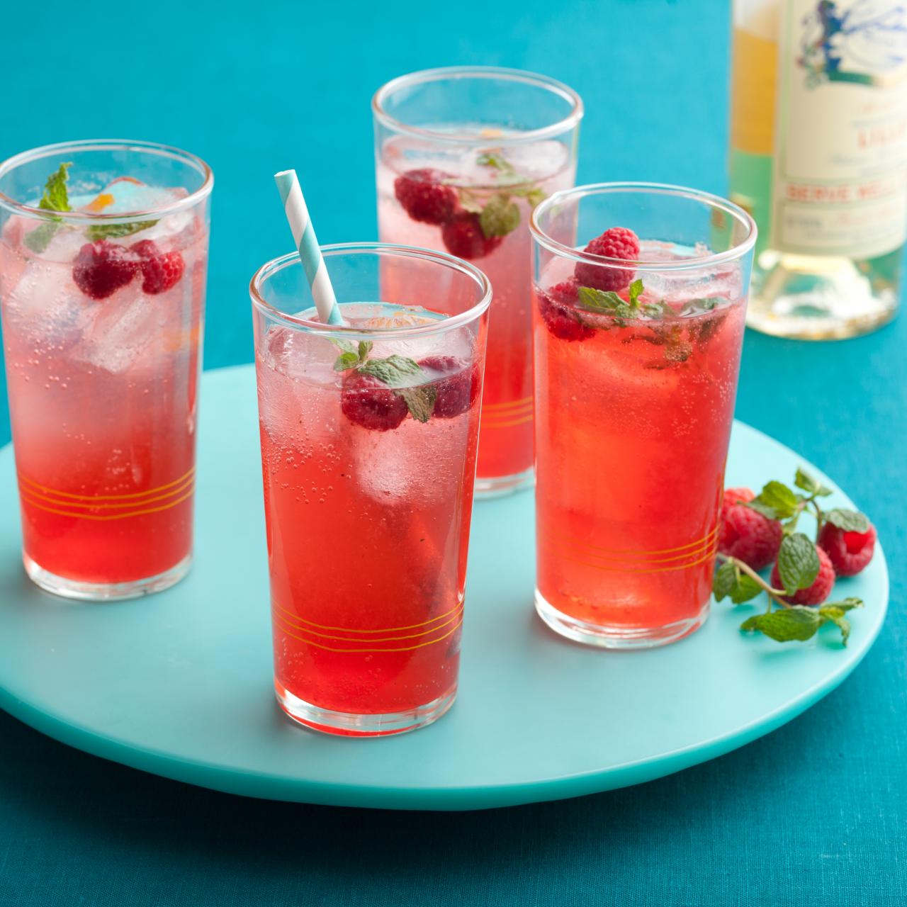 https://food.fnr.sndimg.com/content/dam/images/food/fullset/2012/2/22/0/FNKEE_raspberry-lime-punch_s4x3.jpg.rend.hgtvcom.1280.1280.suffix/1371606010440.jpeg