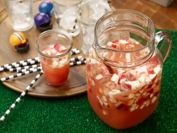 Sunny's Winter Sangria Recipe | Sunny Anderson | Food Network