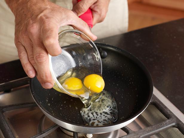 Perfect Eggs Over Easy Recipe, Alton Brown