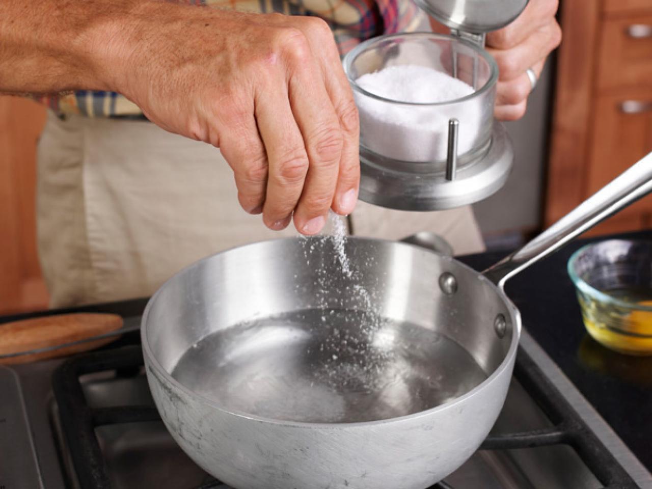 Perfect Poached Eggs Recipe, Alton Brown