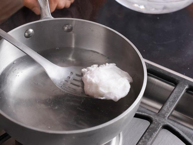 Poached Eggs in an Egg Cooker