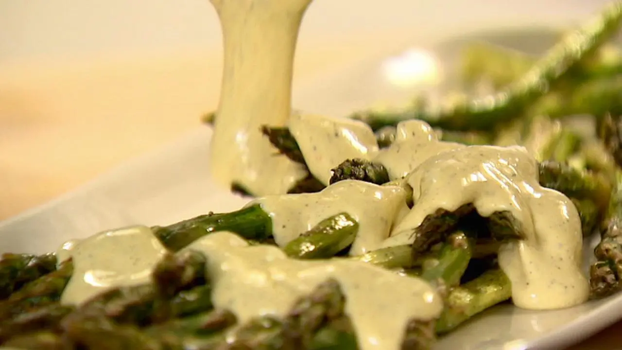 Asparagus With Hollandaise