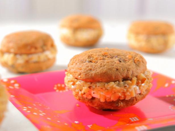 Carrot Cake Whoopie Pies