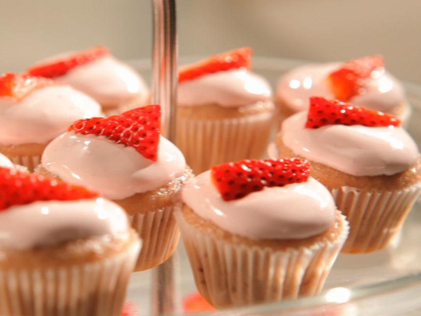 Blushing Strawberry Cupcakes Recipe Sandra Lee Food