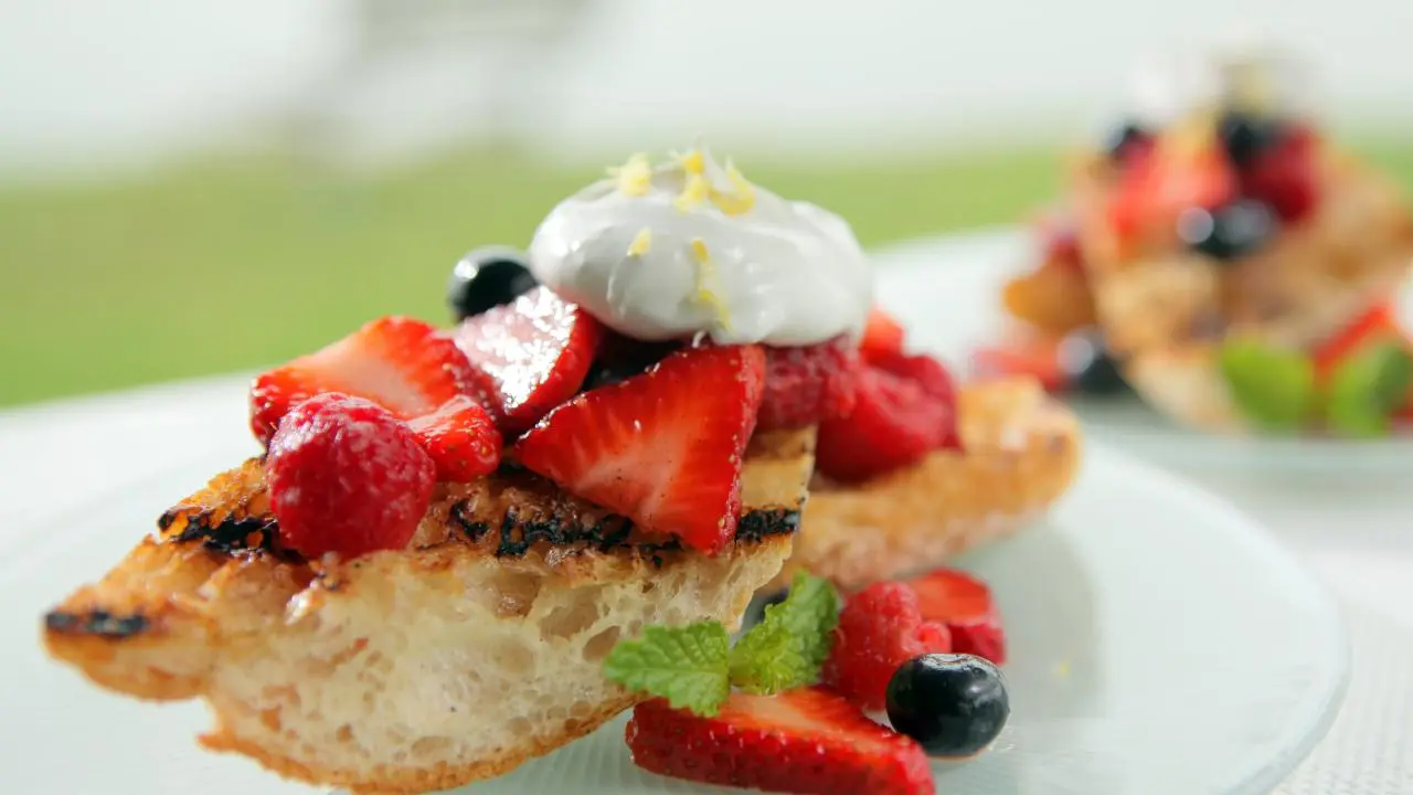 Spiced Bread and Berries