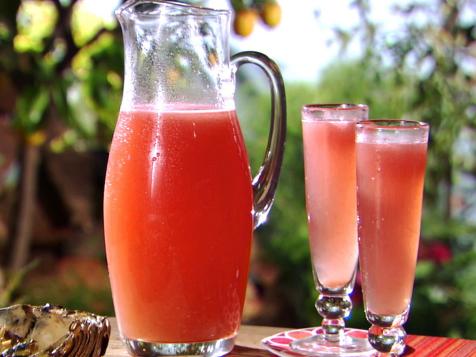 California White Peach and Sparkling Wine Cocktail (aka Bellini)