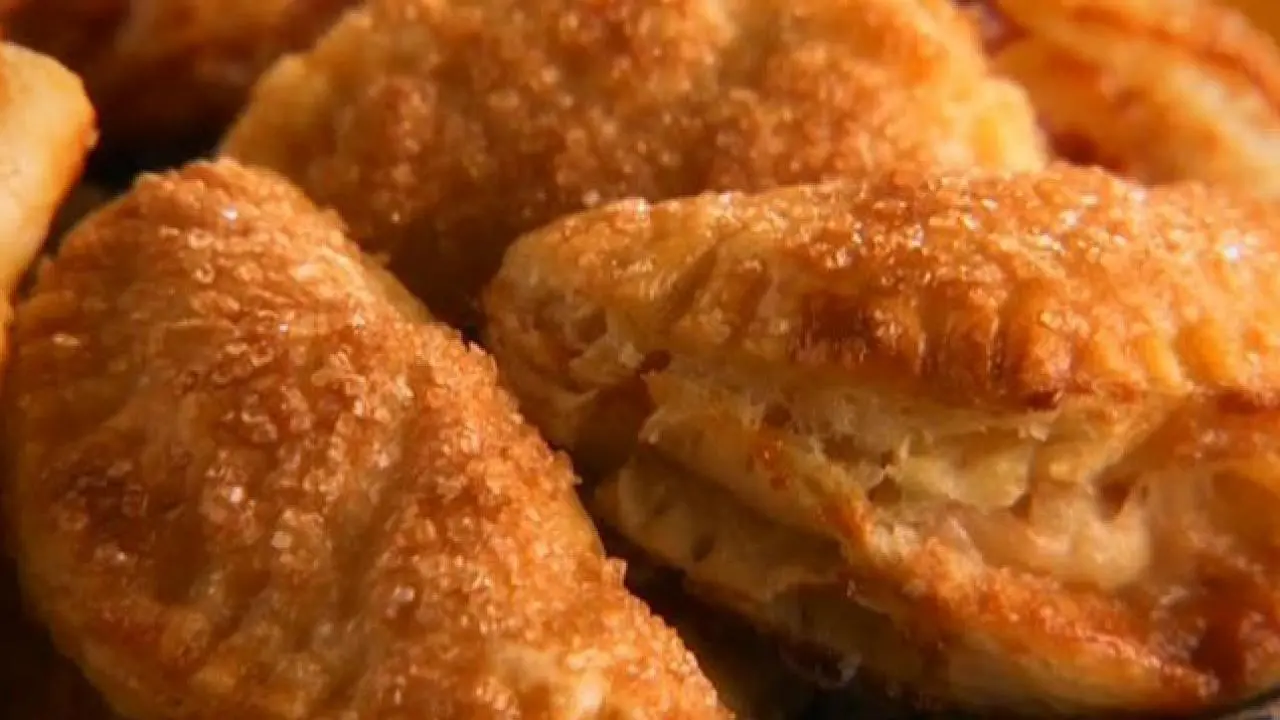 Easy Sweet Pineapple Empanadas