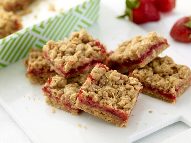 Strawberry Oatmeal Bars