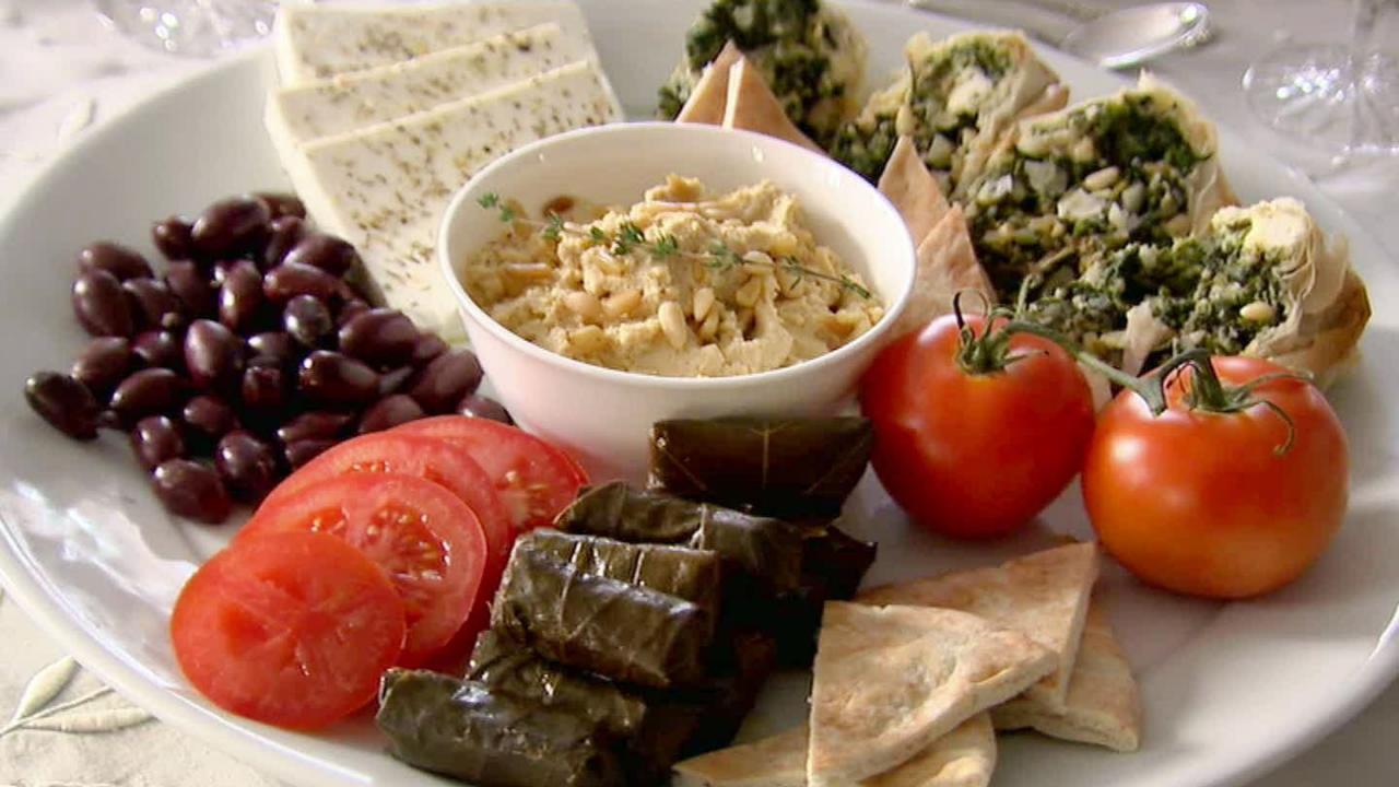 Greek Platter with Hummus