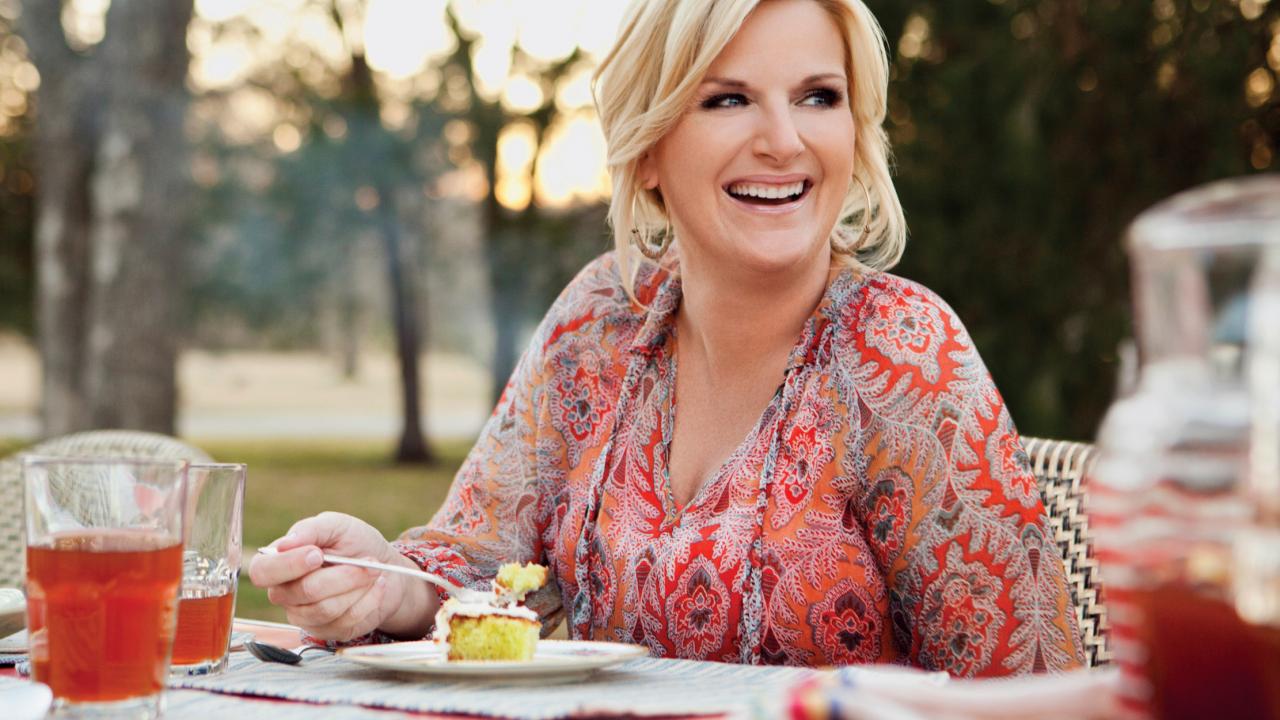 Trisha Yearwood - It's Wednesday night, what are YOU cooking for dinner? Trisha's  cookware is now available on .com  - Team TY