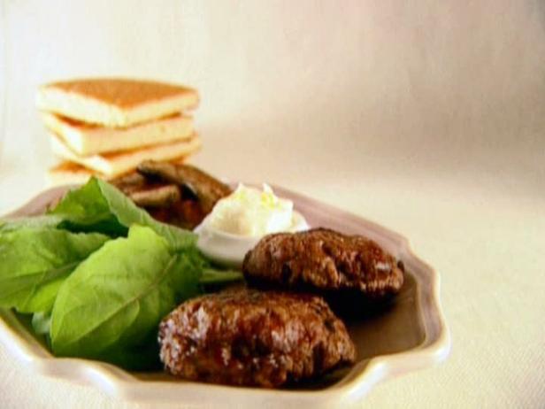 Beef Burgers with Mushrooms and Aioli_image