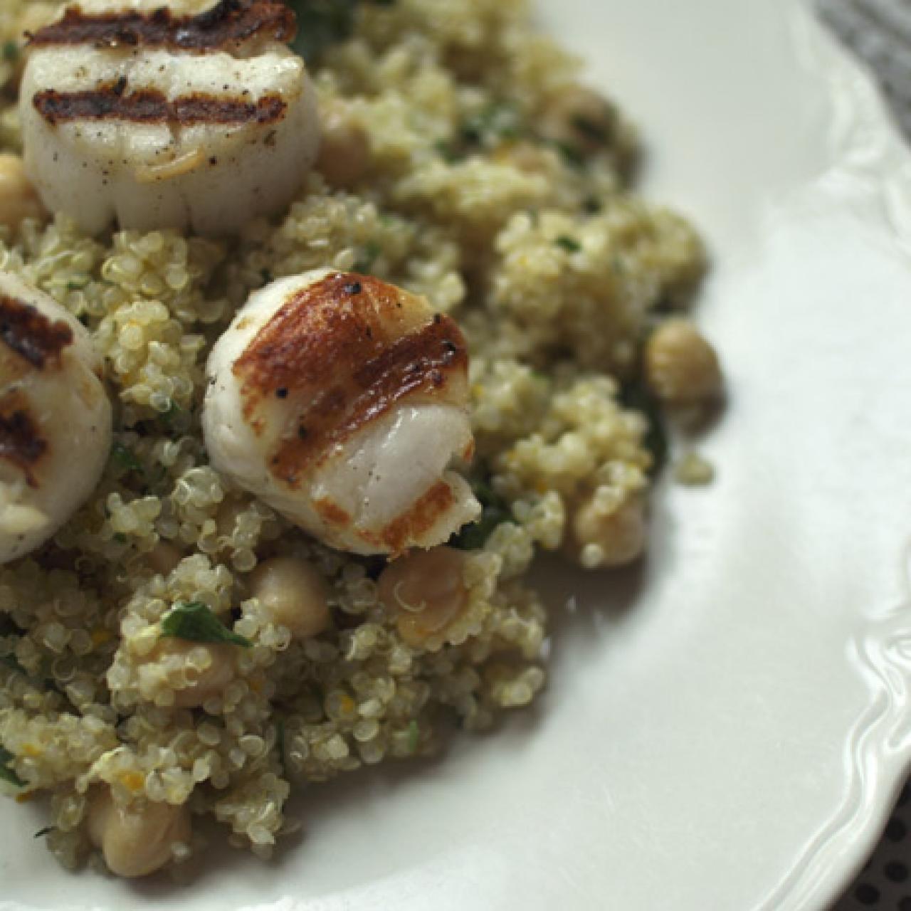 https://food.fnr.sndimg.com/content/dam/images/food/fullset/2012/4/19/0/fnd-grilled-scallops-quinoa.jpg.rend.hgtvcom.1280.1280.suffix/1371606620637.jpeg