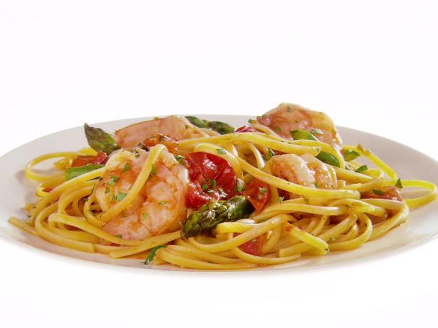 Linguine with Shrimp, Asparagus and Cherry Tomatoes image