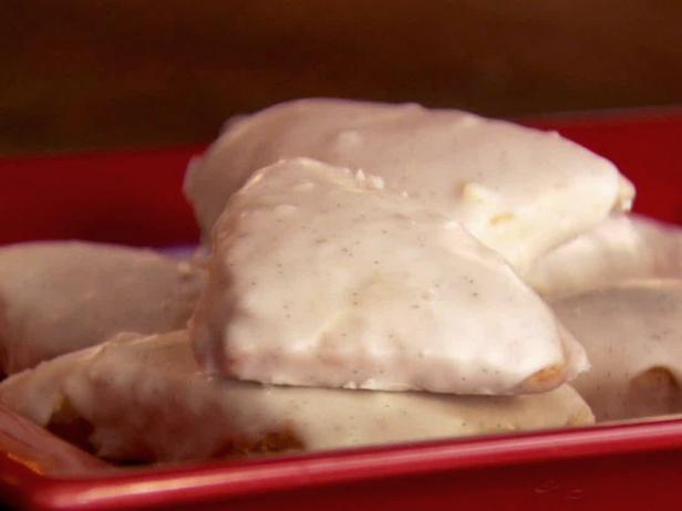 Mini Vanilla Scones with Vanilla Bean Glaze image