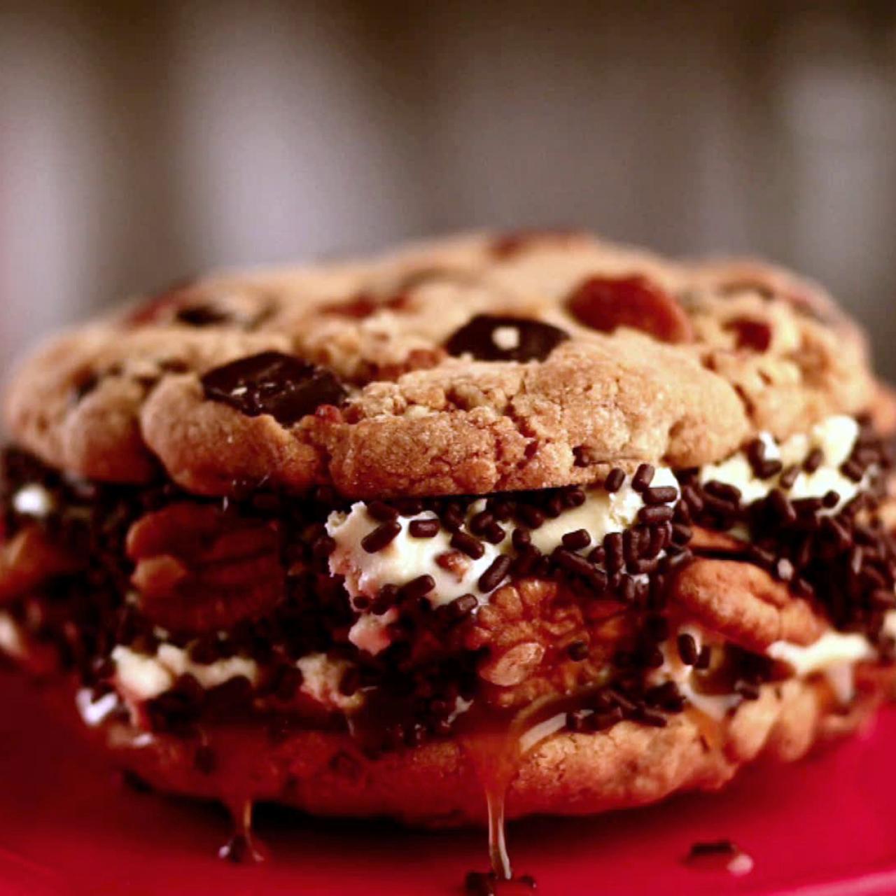 https://food.fnr.sndimg.com/content/dam/images/food/fullset/2012/4/27/0/ZB0205H_turtle-cookie-ice-cream-sandwich_s4x3.jpg.rend.hgtvcom.1280.1280.suffix/1371606282147.jpeg