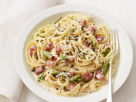 Pasta with Asparagus and Prosciutto