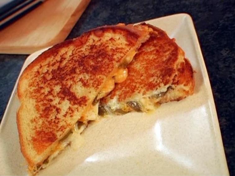 Jalapeno Popper Grilled Cheese Recipe Jeff Mauro Food Network